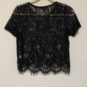 Crop top- black lace